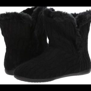 Brand New Vionic Cozy Kari Boots